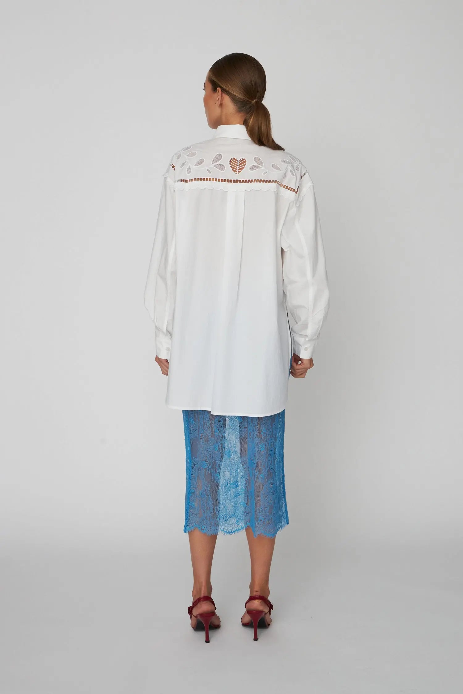 トップス UND SCALLOPE EMBROIDERY OVERSIZE SHIRT UND SCALLOPE EMBROIDERY OVERSIZE SHIRT