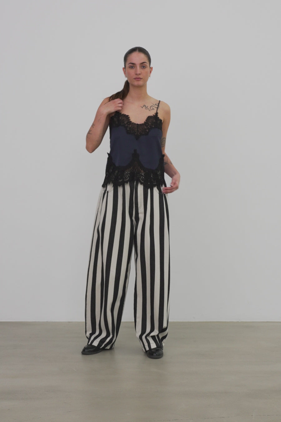 Stella Nova Delicate lace Top Top 401 Ultra Navy