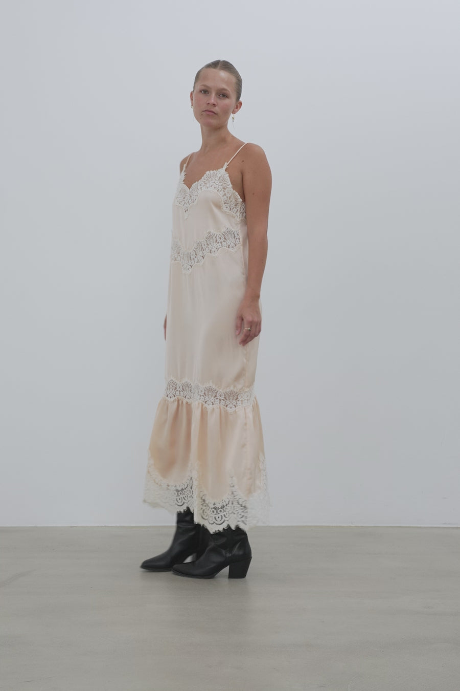 Stella Nova Delicate Lace Slip Dress Dress 558 Pale Pink